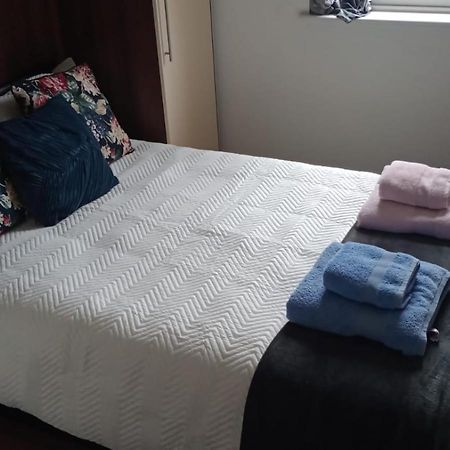 Notting Hill Next Door Bedroom In The Share Flat Londra Exterior foto