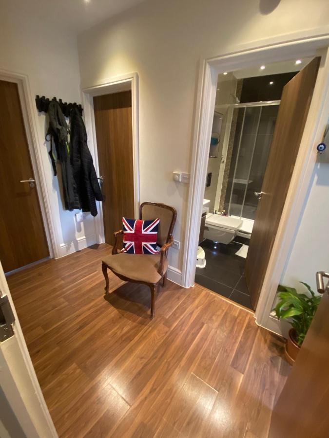 Notting Hill Next Door Bedroom In The Share Flat Londra Exterior foto